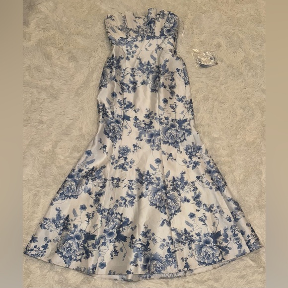 NEW Alfred Sung Floral Ruffle Strapless Trumpet Gown sz 6 - Picture 2 of 6